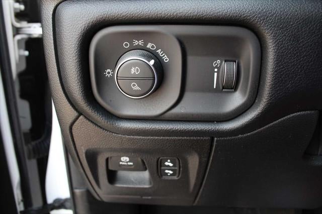 2022 RAM Ram 1500 Big Horn Crew Cab 4x4 5'7' Box