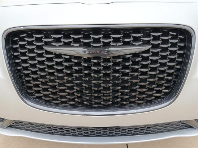 2022 Chrysler 300 Touring