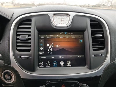 2022 Chrysler 300 Touring