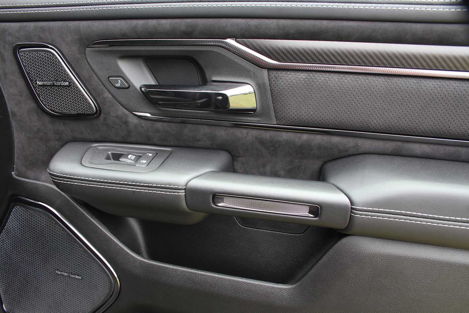 2025 RAM Ram 1500 RHO