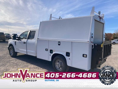 2017 Ford F-350 Chassis XL