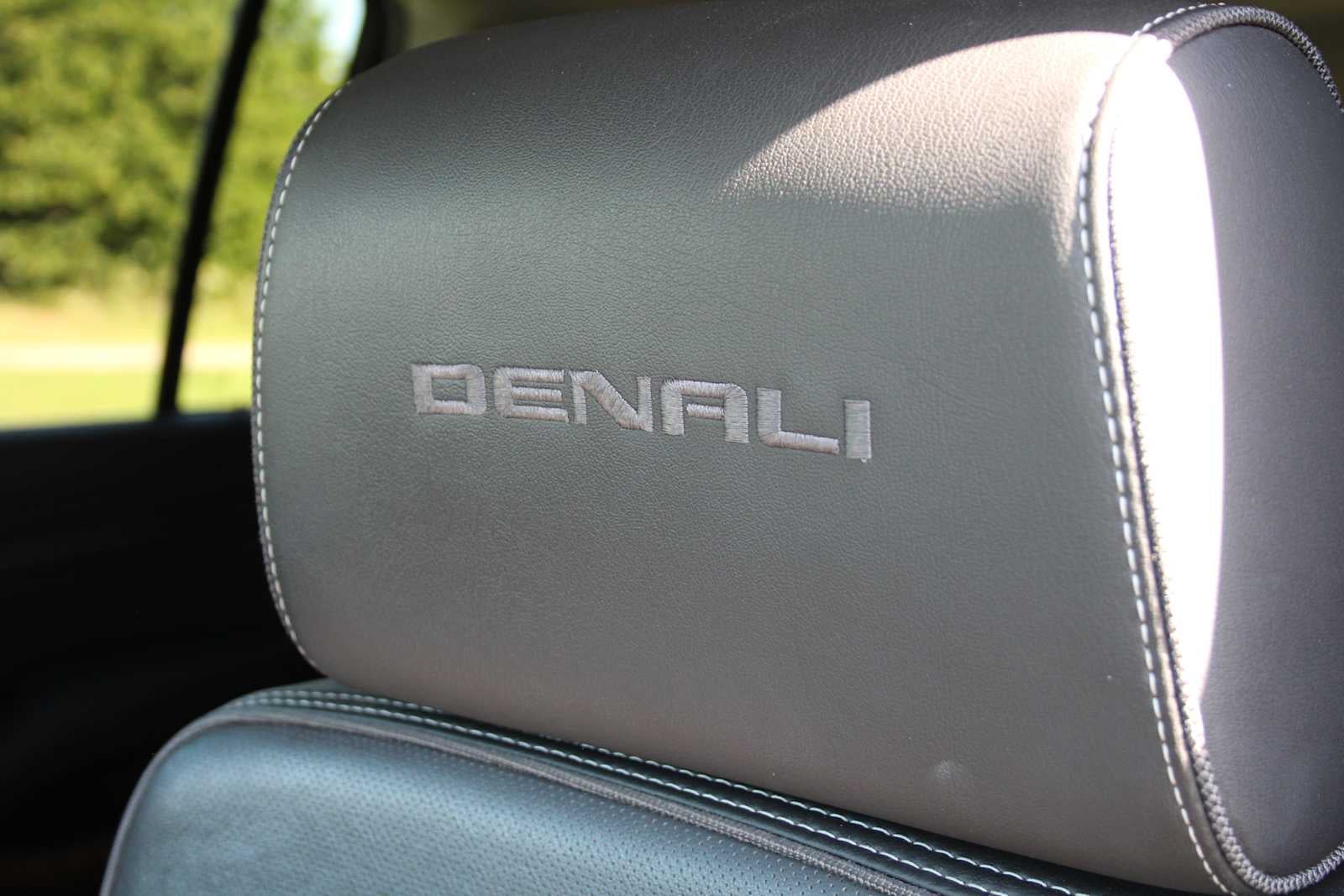 2020 GMC Yukon XL Denali