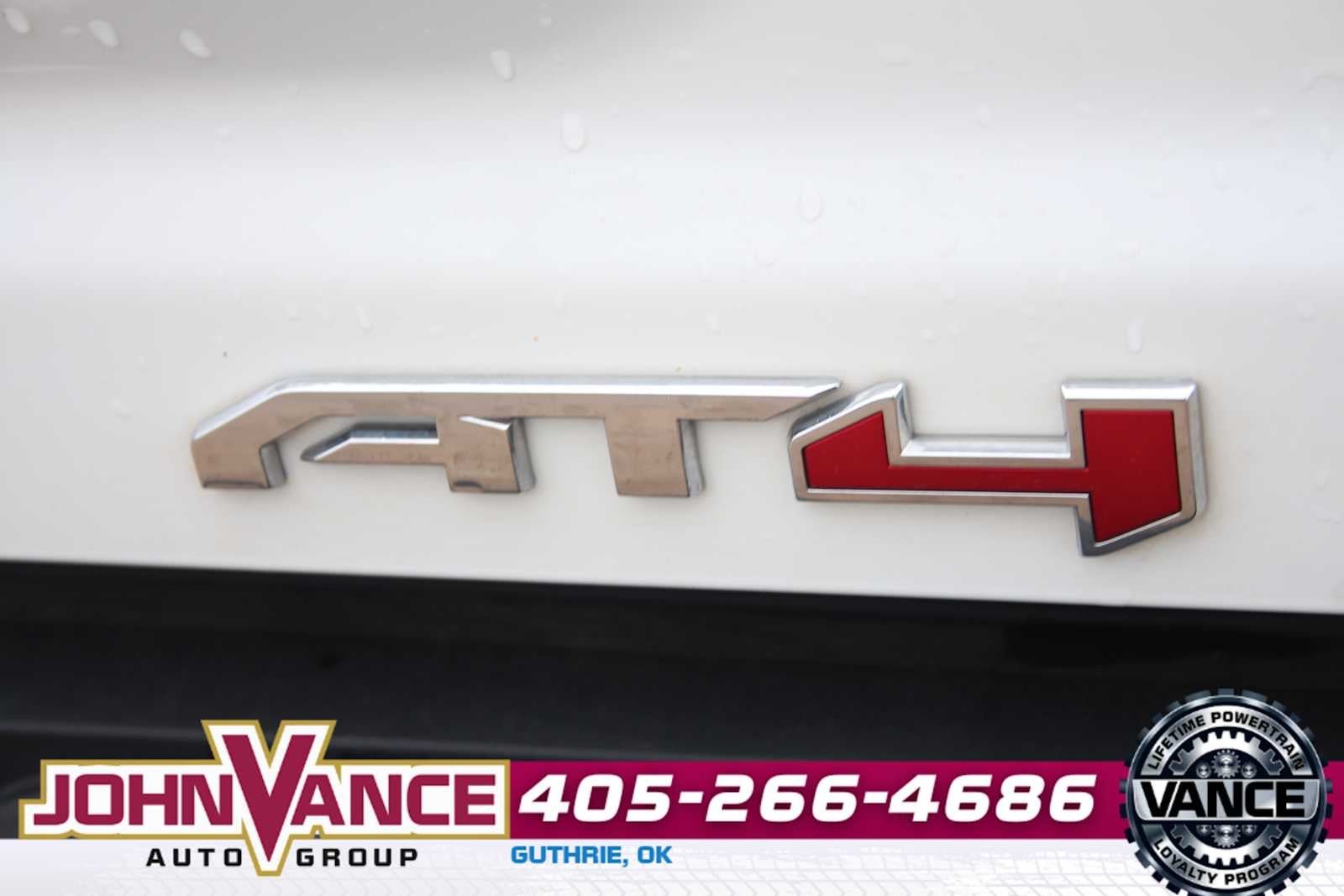 2025 GMC Canyon 4WD AT4