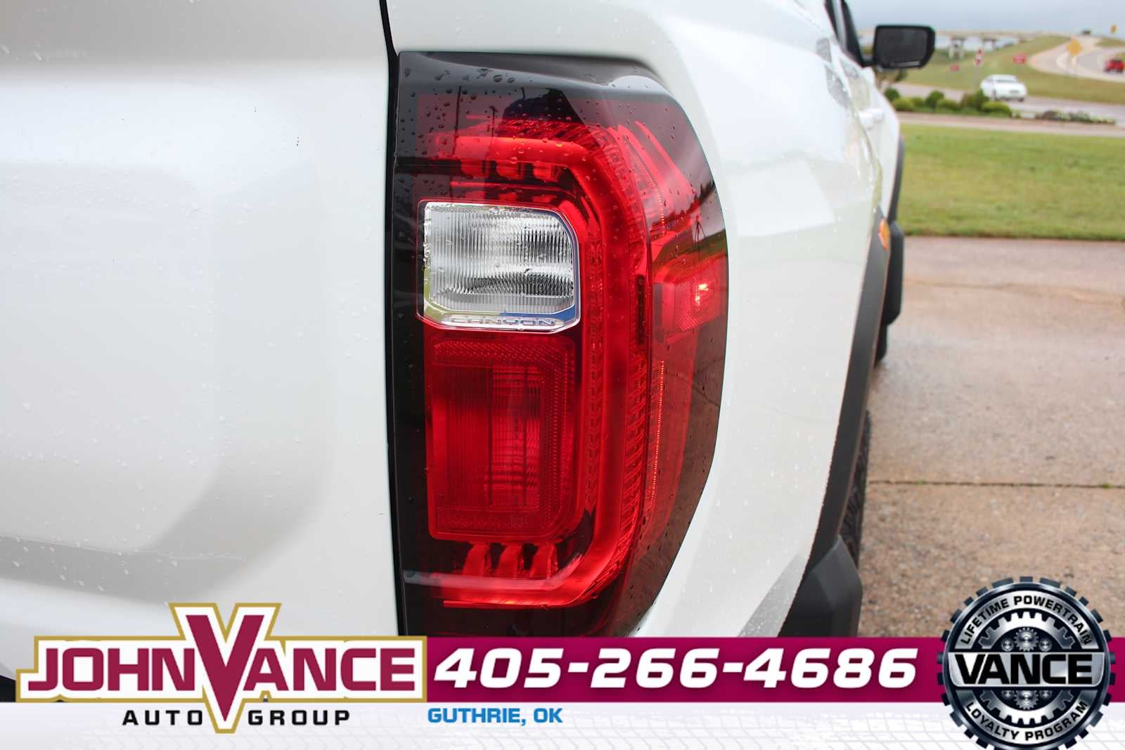 2025 GMC Canyon 4WD AT4