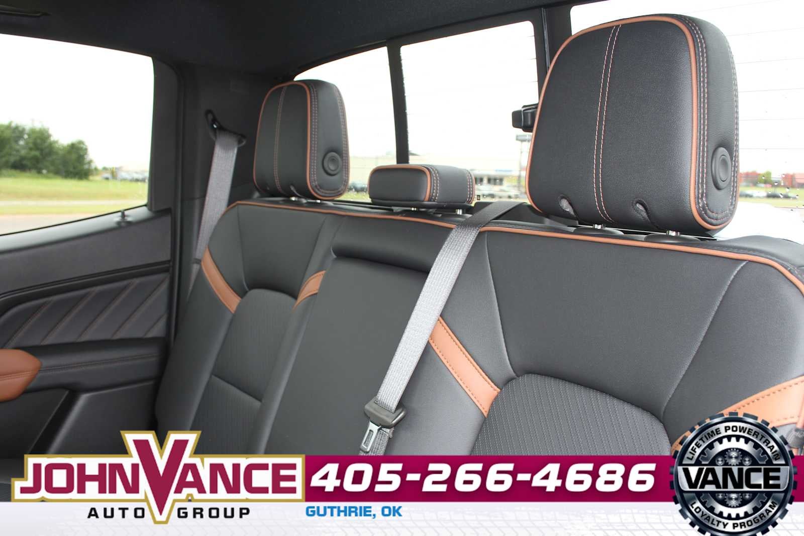 2025 GMC Canyon 4WD AT4