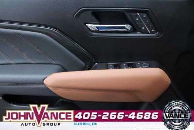 2025 GMC Canyon 4WD AT4