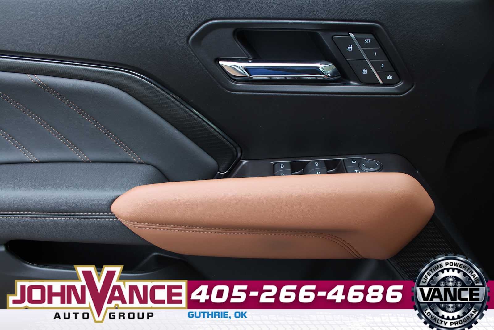 2025 GMC Canyon 4WD AT4
