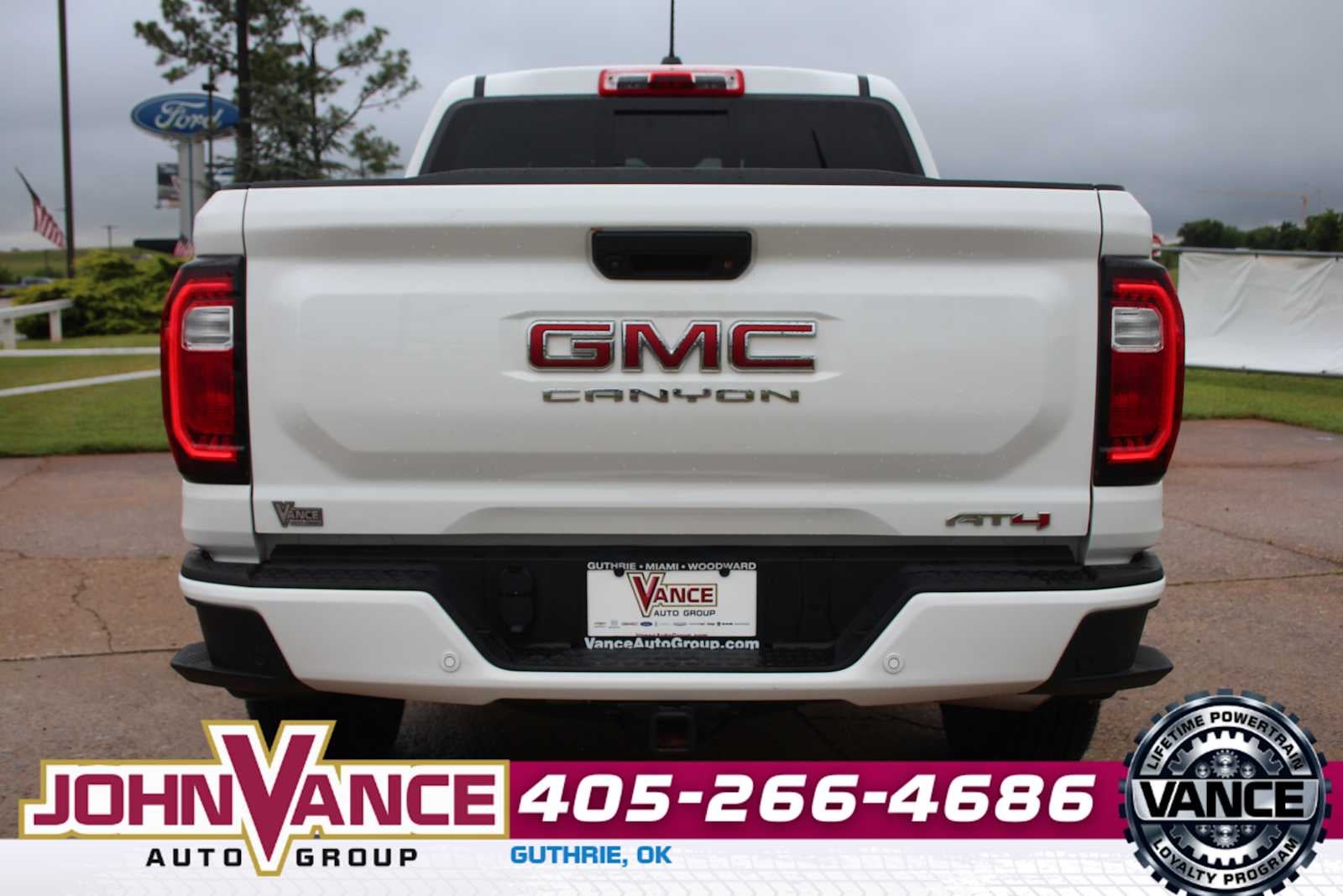 2025 GMC Canyon 4WD AT4