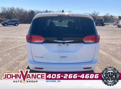 2023 Chrysler Voyager LX