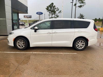 2023 Chrysler Pacifica Touring