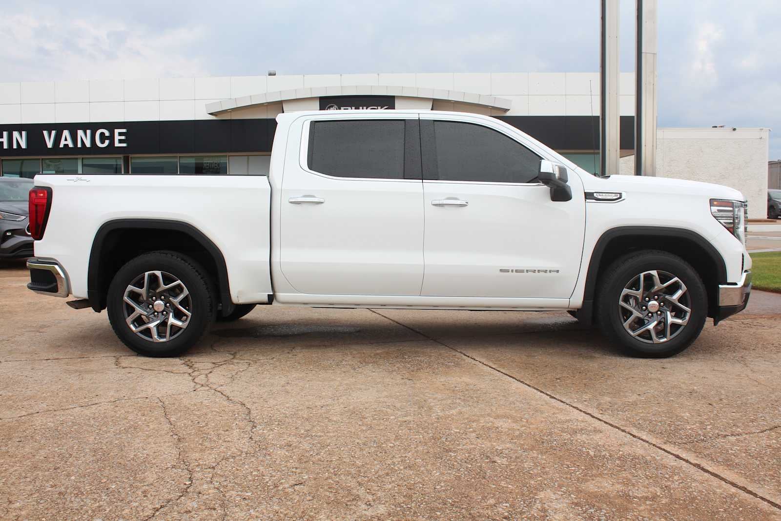 2023 GMC Sierra 1500 SLT