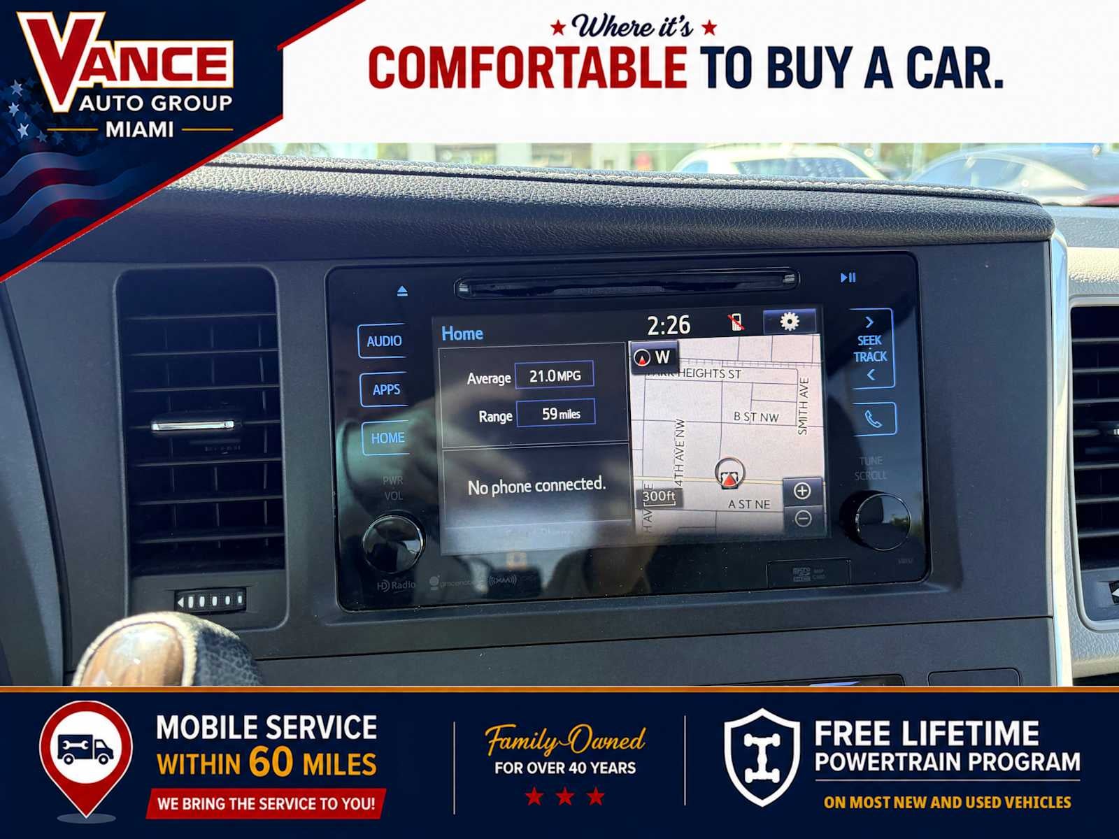 2017 Toyota Sienna XLE Auto Access Seat