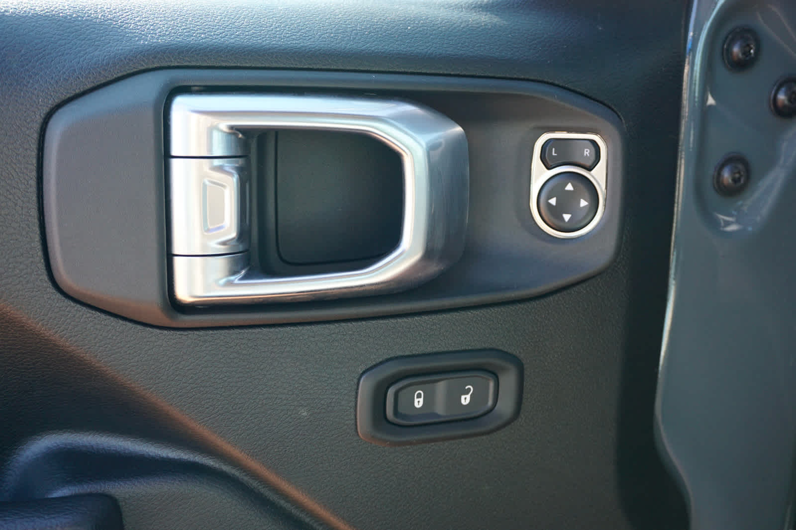 2025 Jeep Wrangler 4-Door Summit 4x4