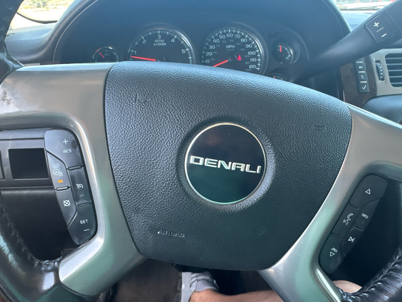 2010 GMC Yukon XL 1500 Denali