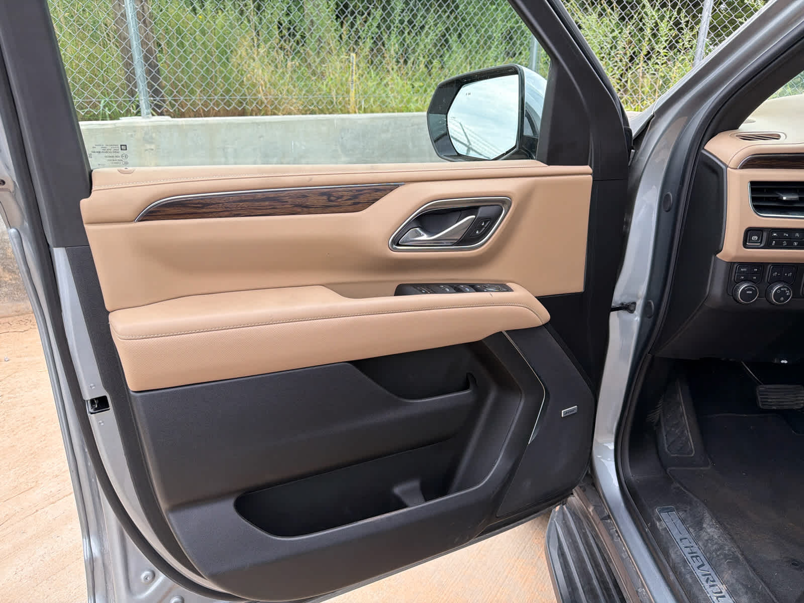 2024 Chevrolet Suburban 4WD Premier