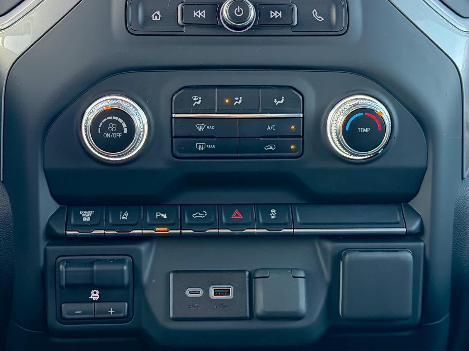 2024 GMC Sierra 2500HD 4WD Crew Cab Standard Bed Pro