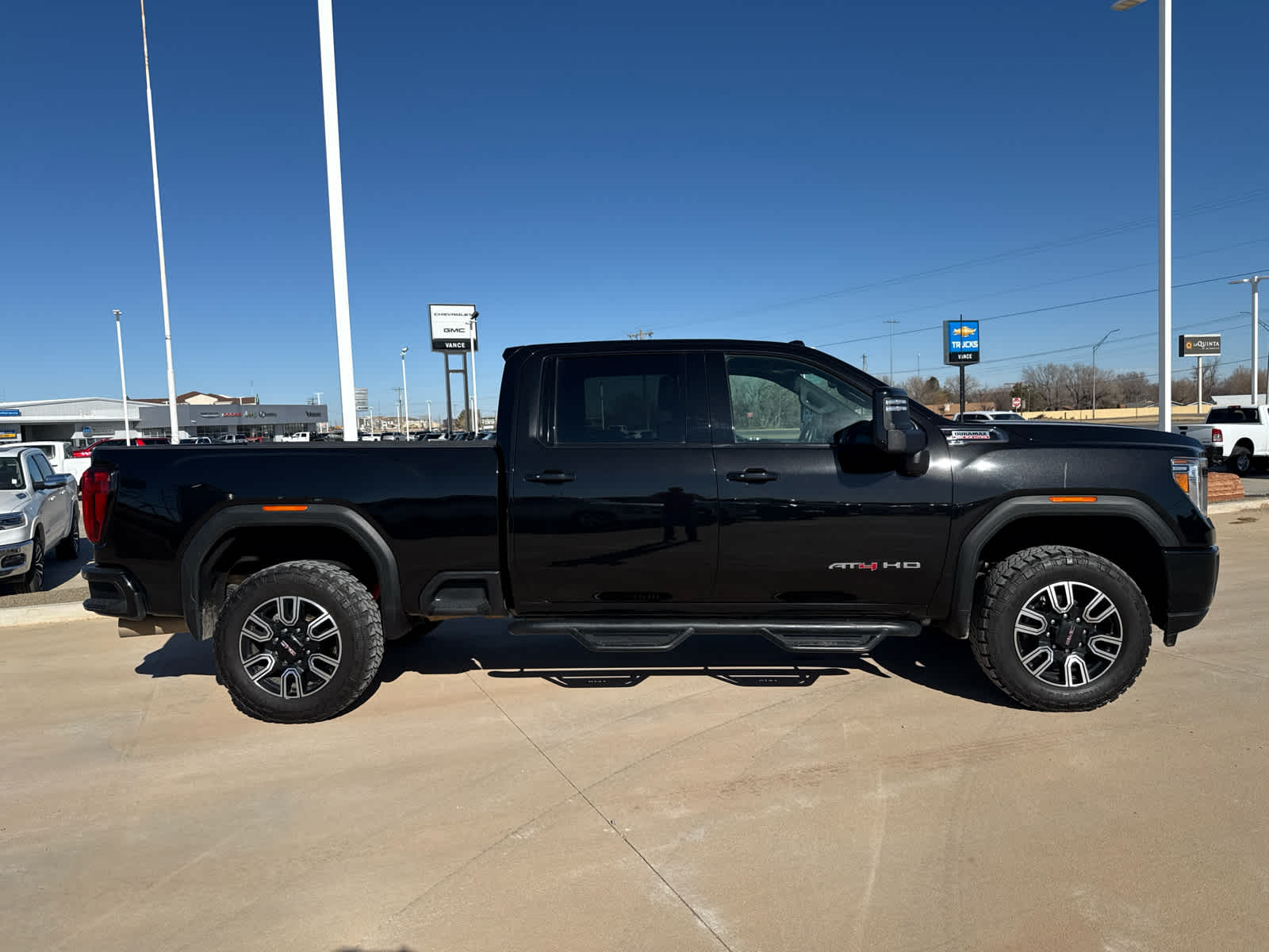 2023 GMC Sierra 2500HD 4WD Crew Cab Standard Bed AT4