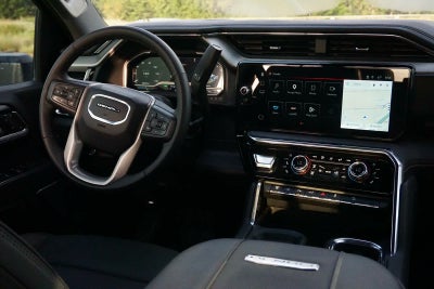 2025 GMC Sierra 2500HD 4WD Crew Cab Standard Bed Denali