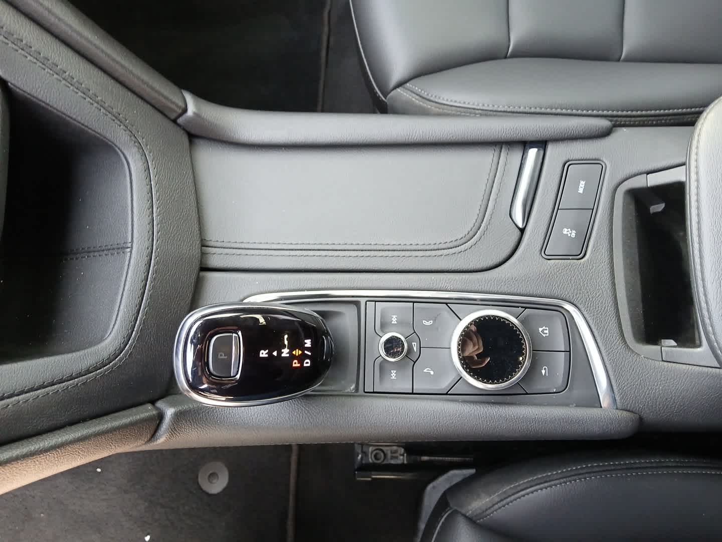 2025 Cadillac XT6 FWD Luxury