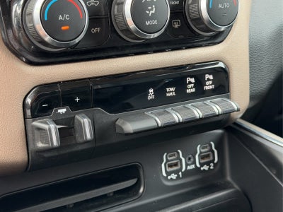 2020 RAM 3500 Laramie Crew Cab 4x4 8' Box