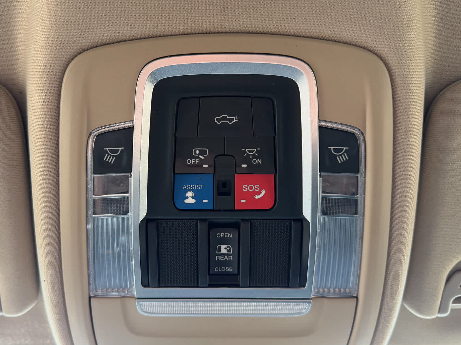 2020 RAM 3500 Laramie Crew Cab 4x4 8' Box