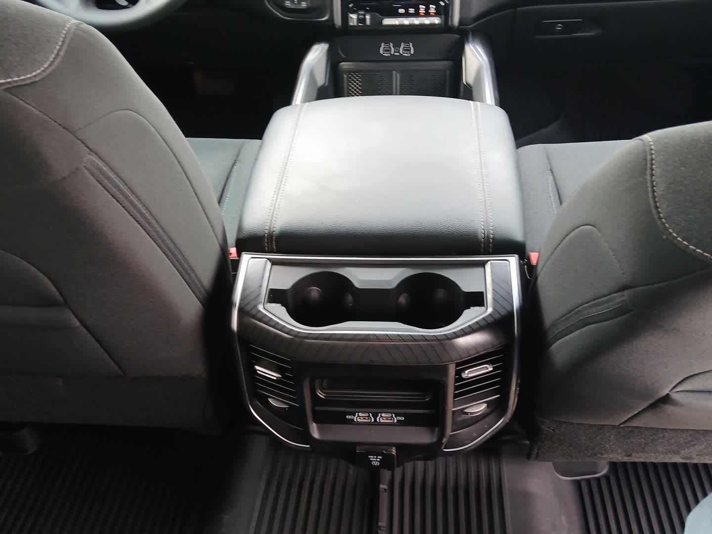 2025 RAM 3500 Big Horn Crew Cab 4x4 8' Box