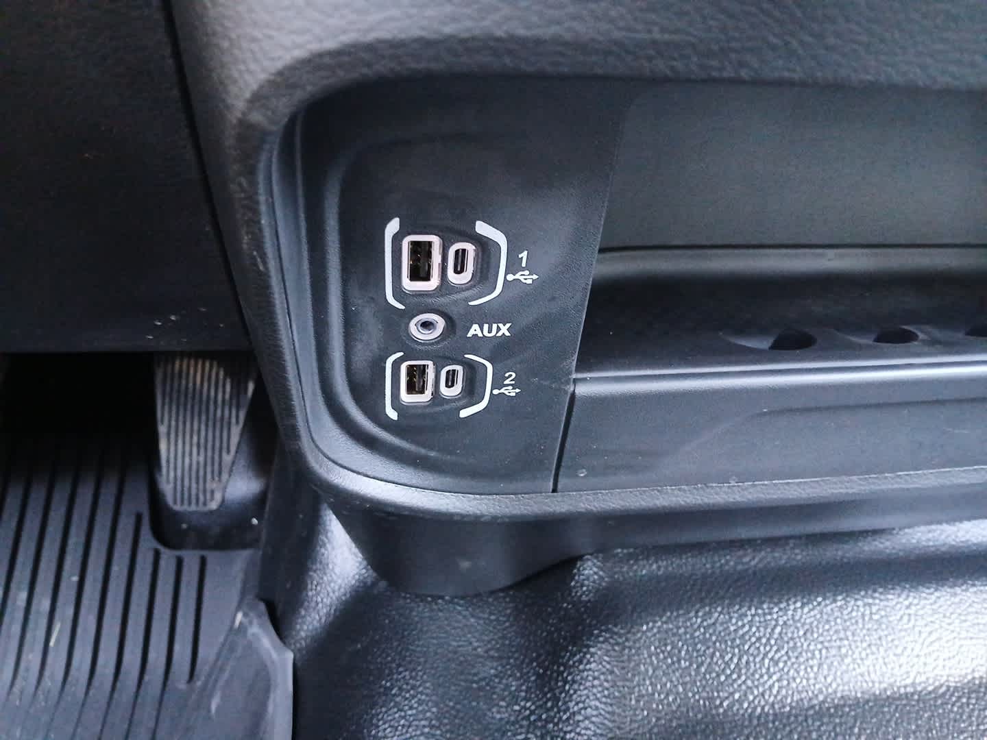 2025 RAM 3500 Tradesman Crew Cab 4x4 8' Box