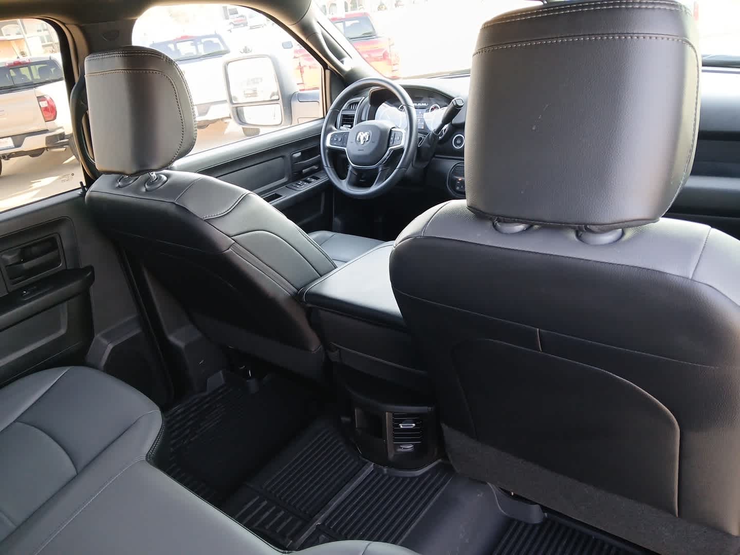 2025 RAM 3500 Tradesman Crew Cab 4x4 8' Box