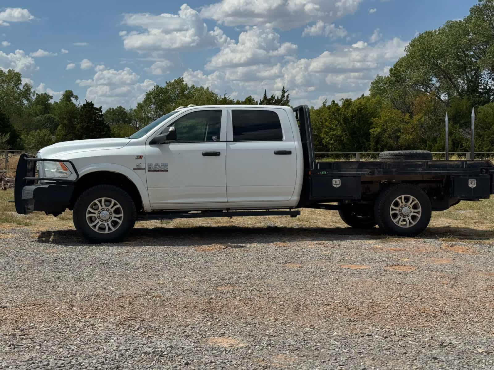 2018 RAM 3500 Chassis Tradesman/SLT/Laramie