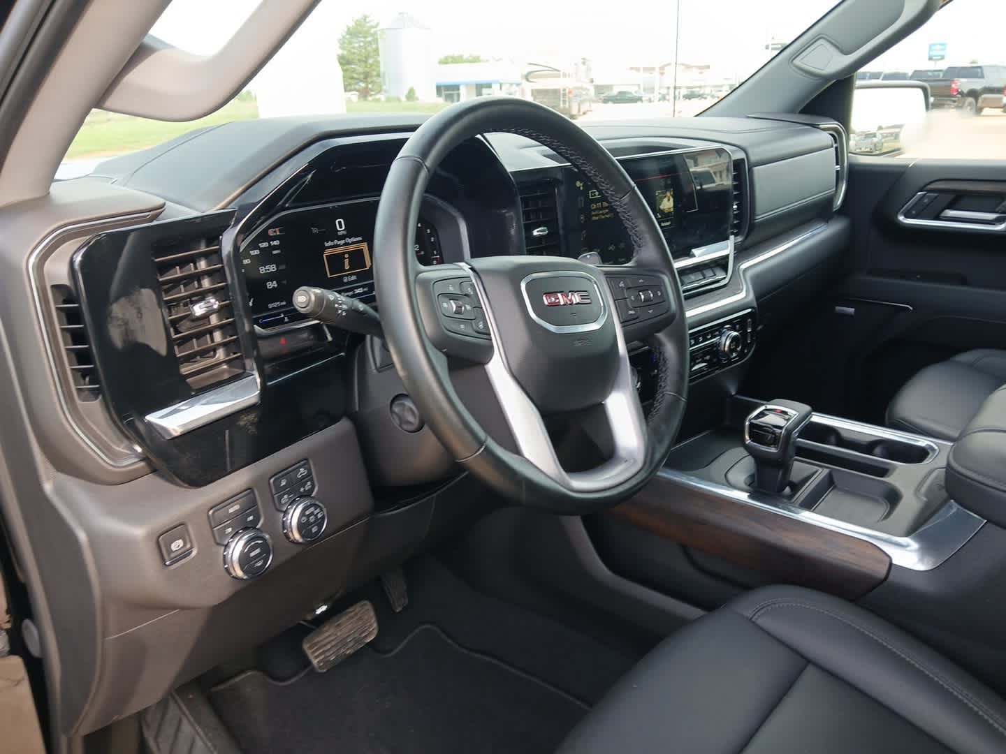 2024 GMC Sierra 1500 4WD Crew Cab Short Box SLT
