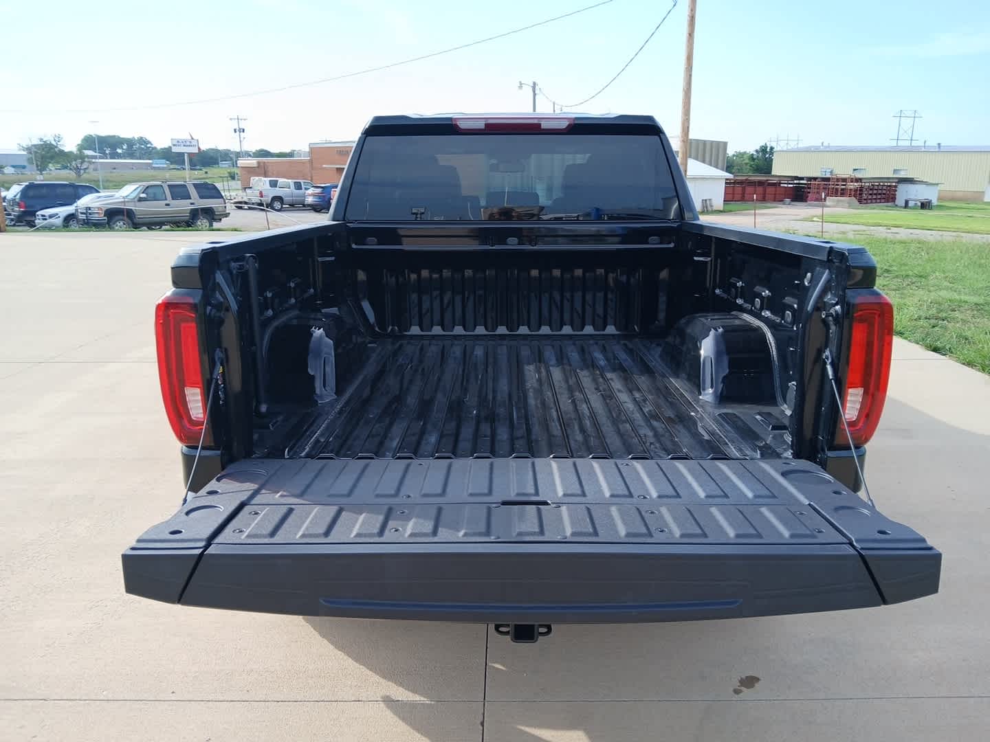 2024 GMC Sierra 1500 4WD Crew Cab Short Box SLT
