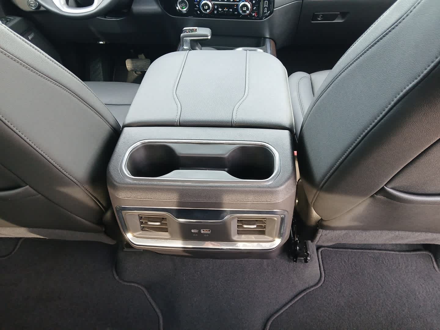 2024 GMC Sierra 1500 4WD Crew Cab Short Box SLT