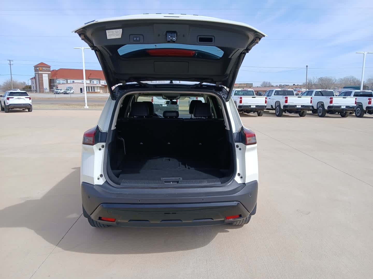 2023 Nissan Rogue SV FWD