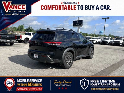 2022 Nissan Pathfinder SV