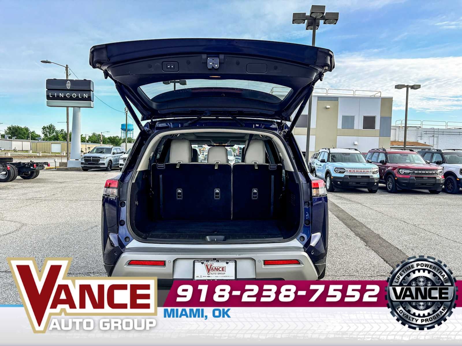 2024 Nissan Pathfinder SL