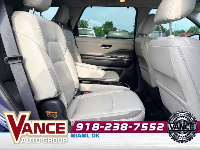 2024 Nissan Pathfinder SL