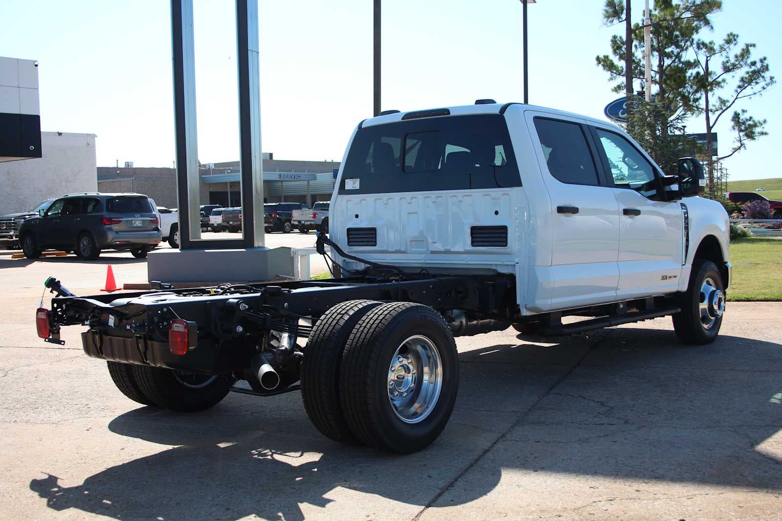 2026 Ford Super Duty F-350 DRW Chassis Cab XL