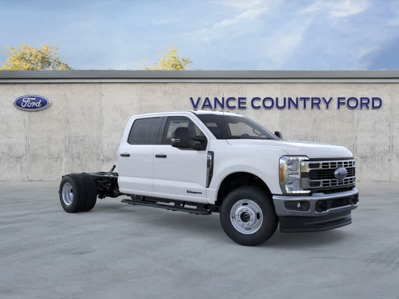 2026 Ford Super Duty F-350 DRW Chassis Cab XL