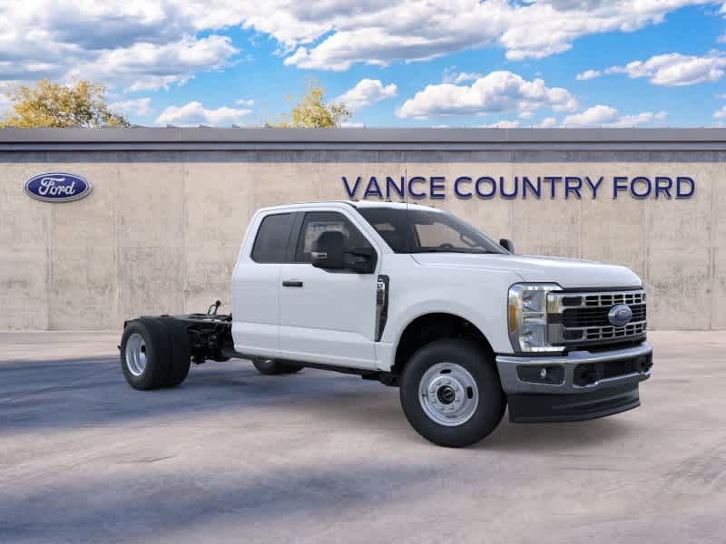 2026 Ford Super Duty F-350 DRW Chassis Cab XL