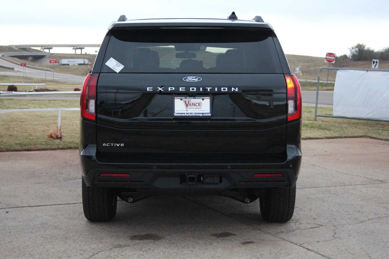 2025 Ford Expedition Active