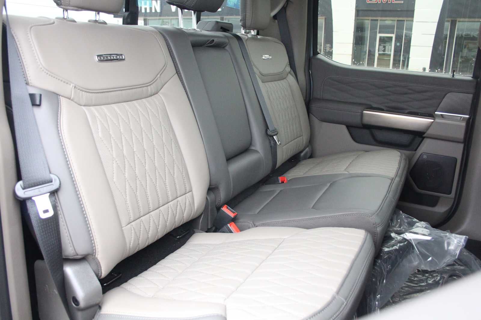 2026 Ford Super Duty F-350 SRW Platinum