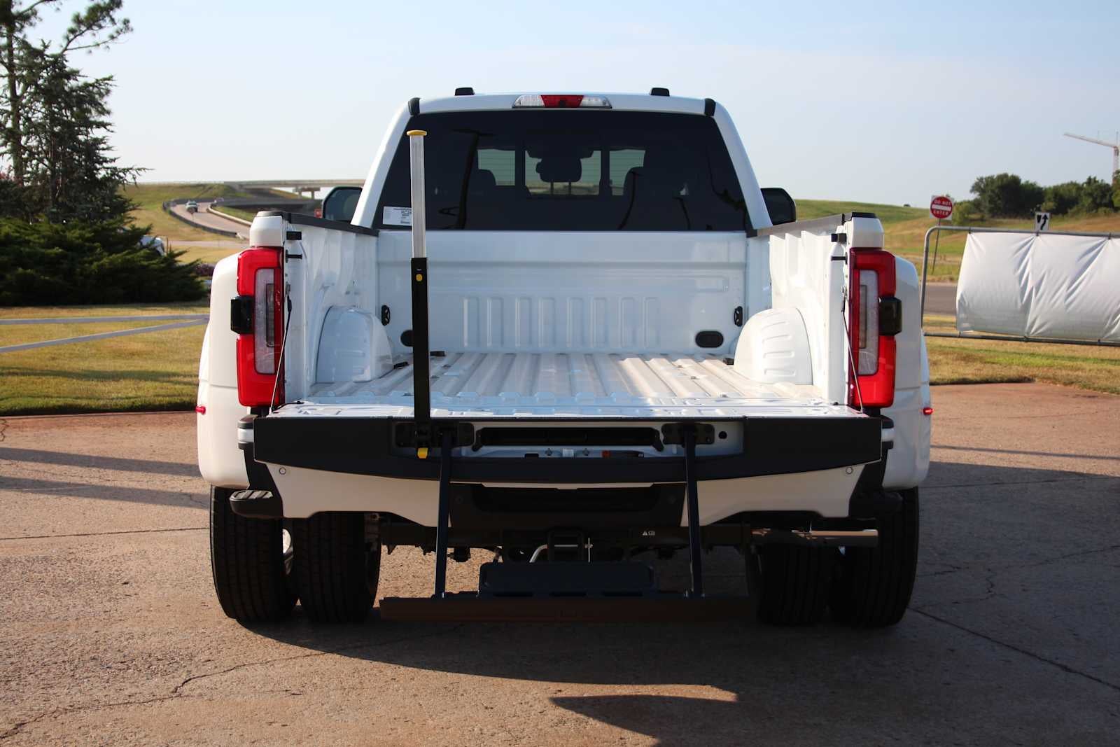 2026 Ford Super Duty F-350 DRW Pickup Platinum