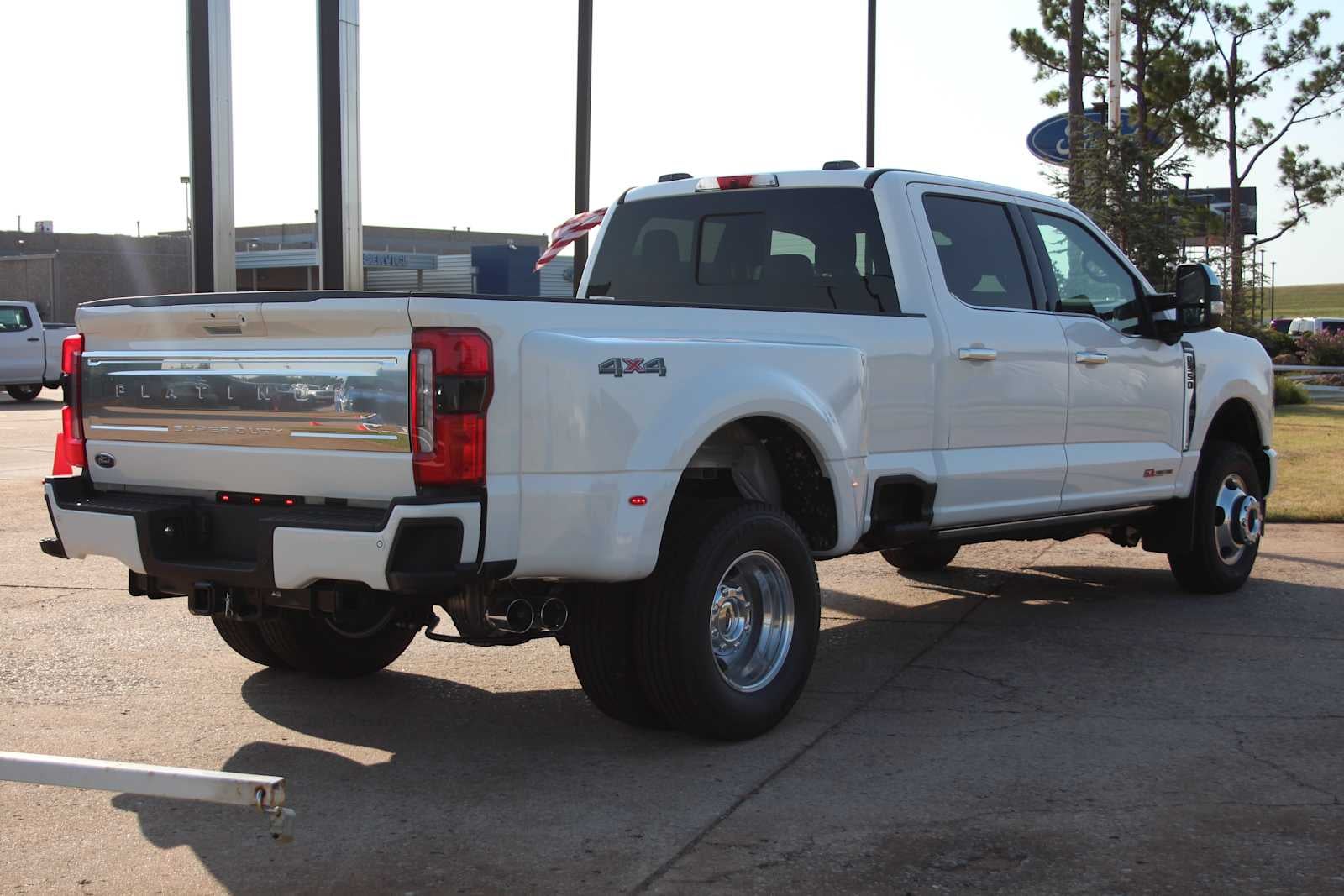 2026 Ford Super Duty F-350 DRW Pickup Platinum