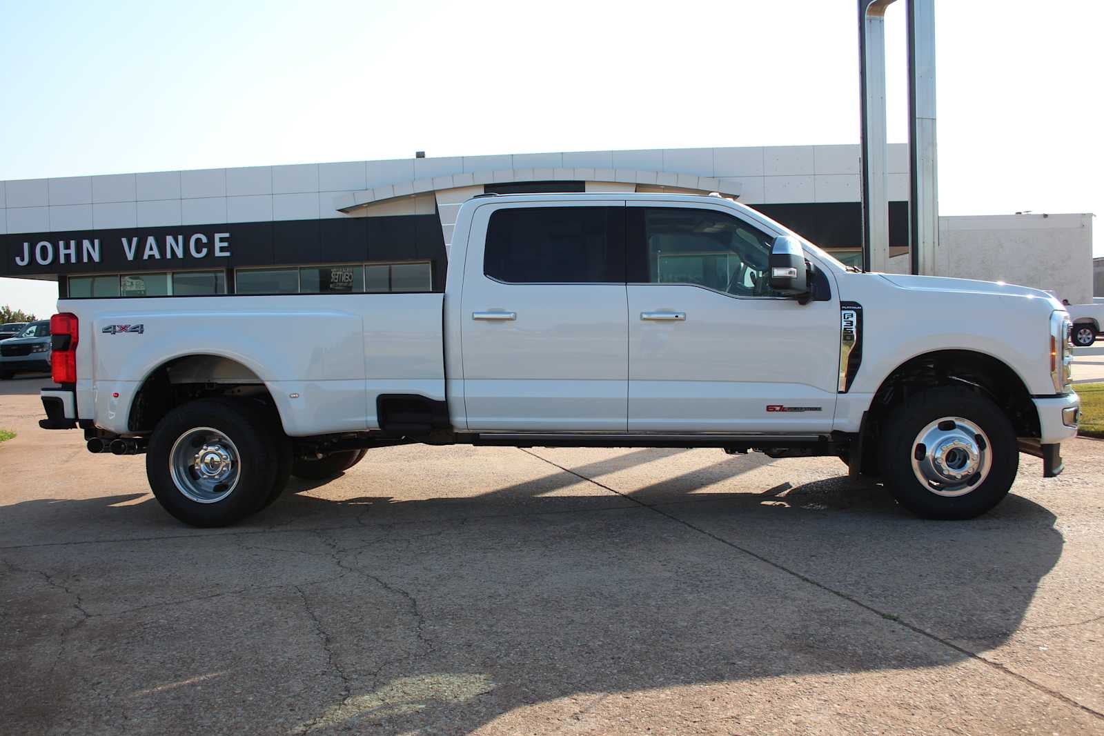 2026 Ford Super Duty F-350 DRW Pickup Platinum