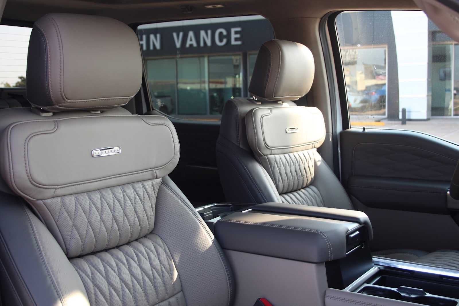 2026 Ford Super Duty F-350 DRW Pickup Platinum