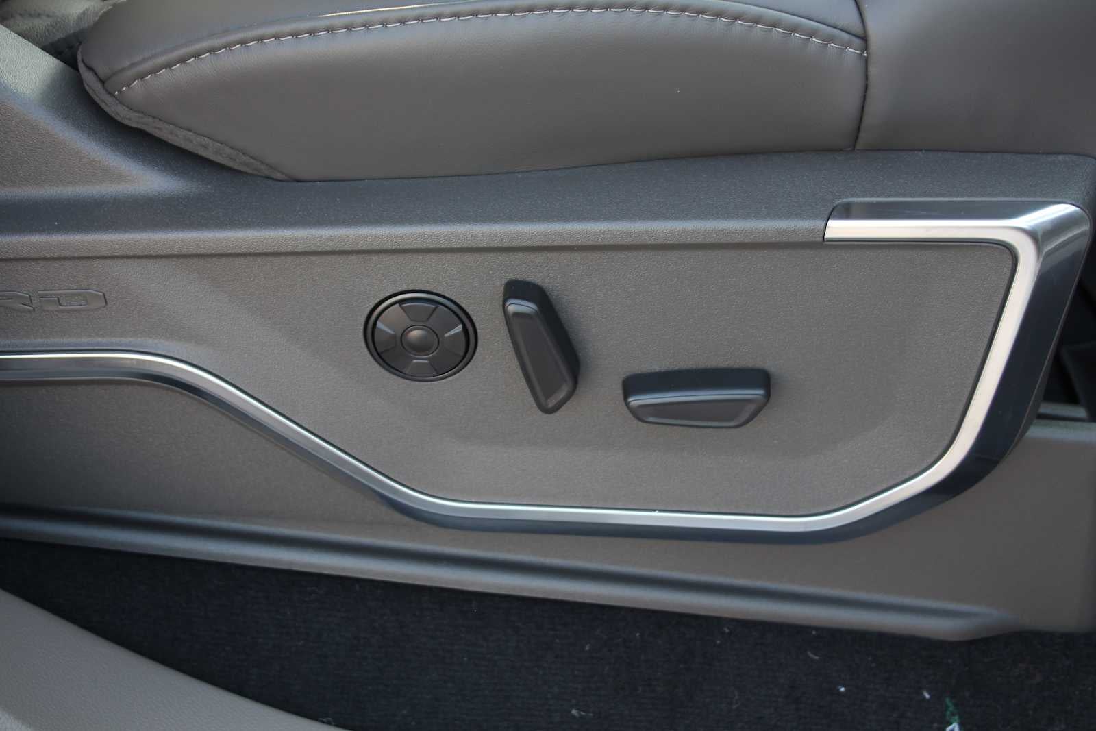 2026 Ford Super Duty F-350 DRW Pickup Platinum