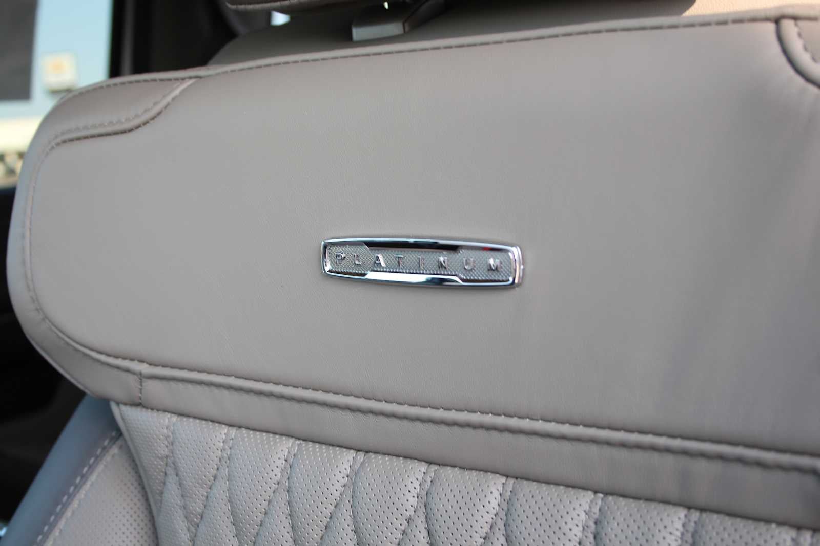 2026 Ford Super Duty F-350 DRW Pickup Platinum
