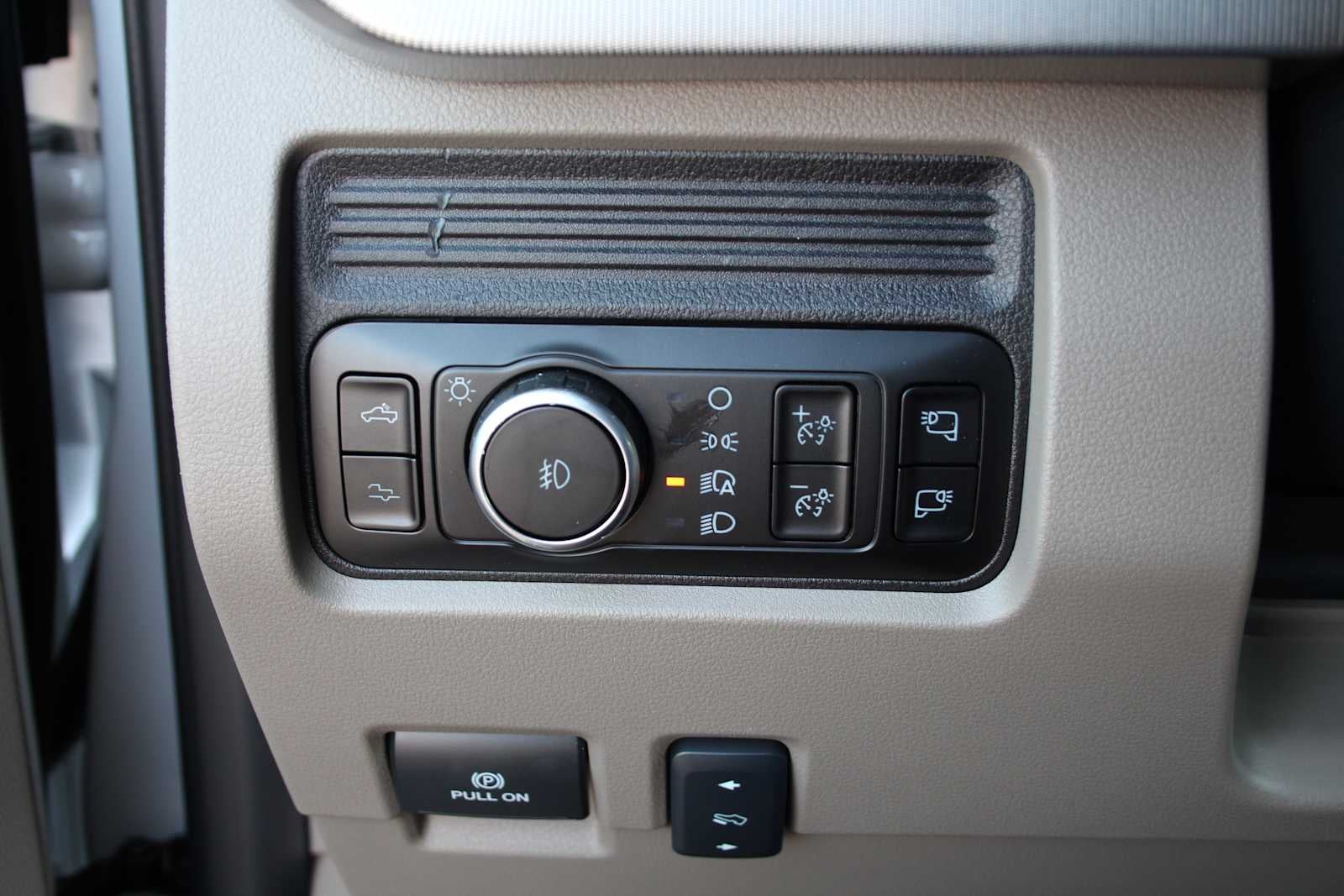 2026 Ford Super Duty F-350 DRW Pickup Platinum