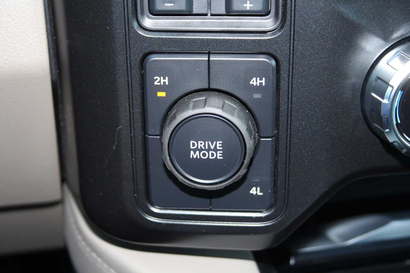 2026 Ford Super Duty F-350 DRW Pickup Platinum