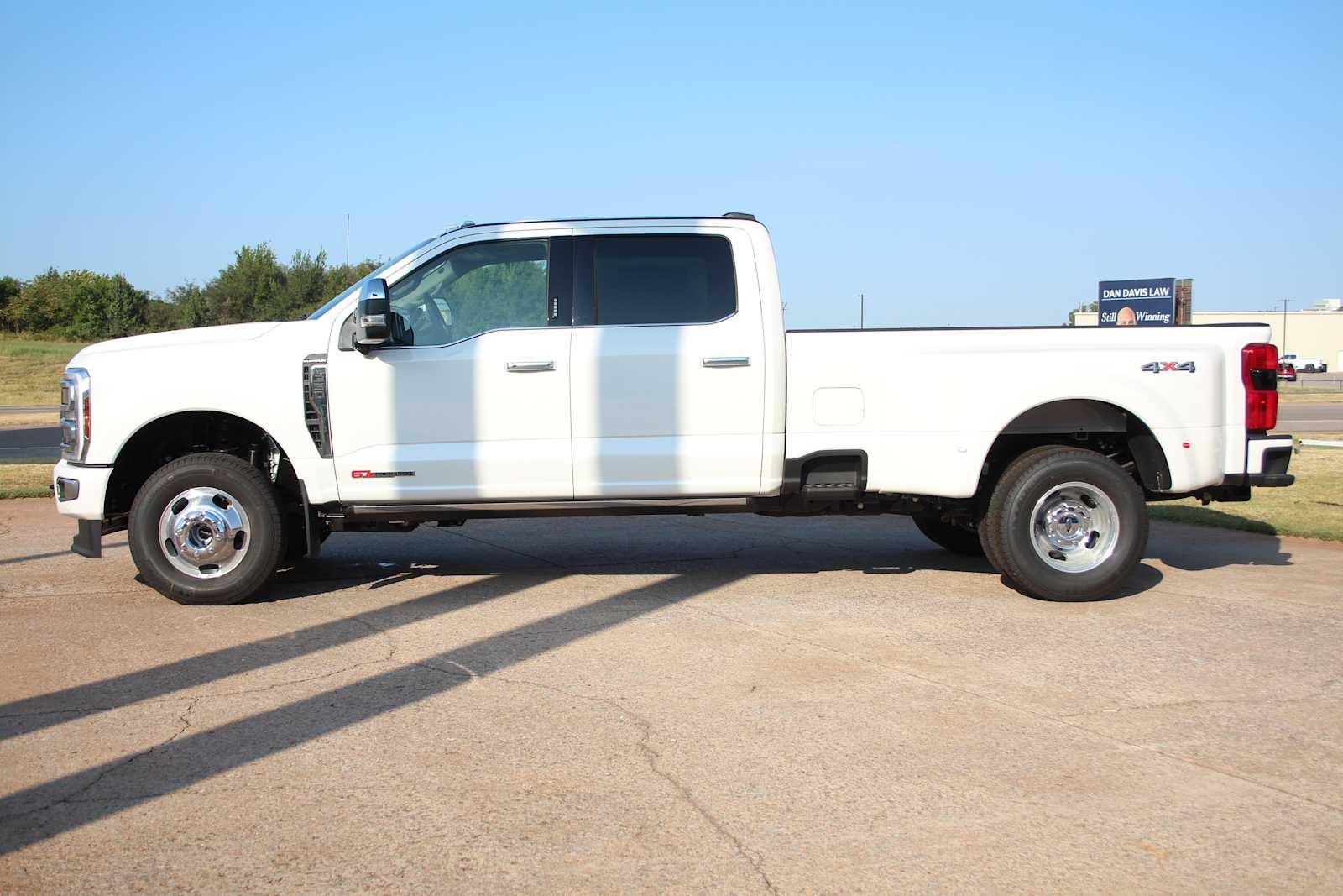 2026 Ford Super Duty F-350 DRW Pickup Platinum